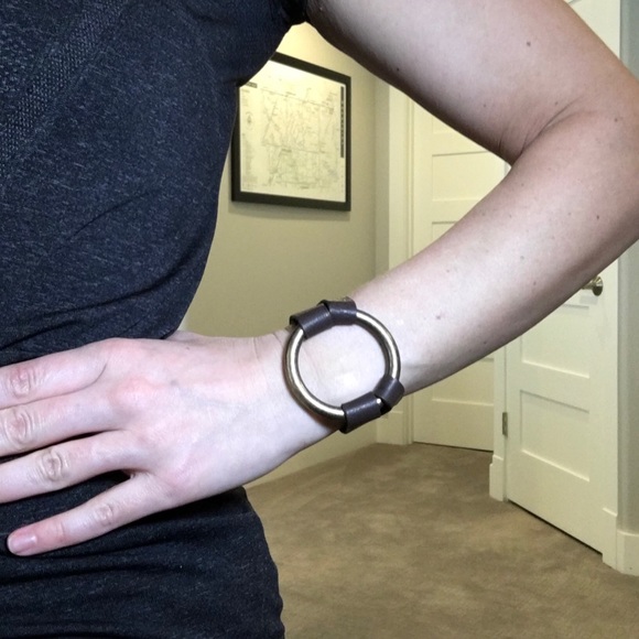 Brown Leather & Antique Brass Bracelet - Picture 2 of 8